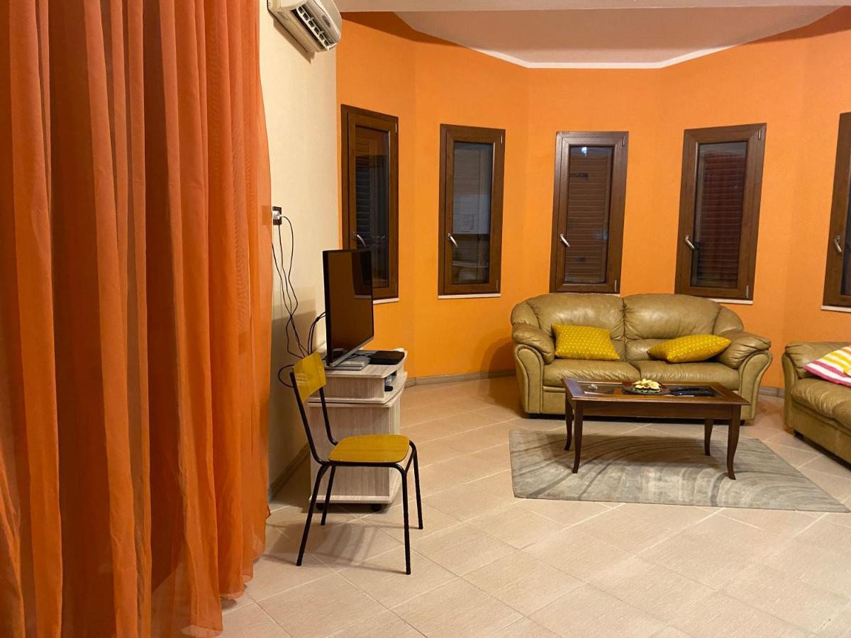 The Orange House Bed and Breakfast Assemini Εξωτερικό φωτογραφία